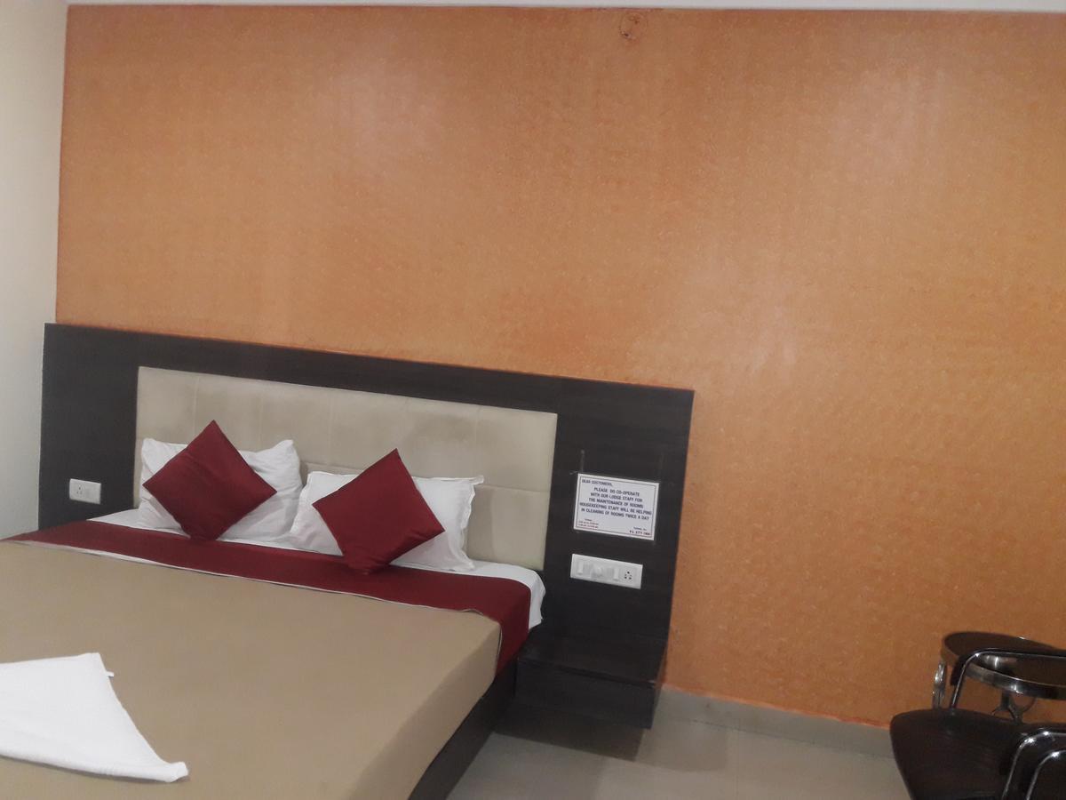 Vijaya Lakshmi Residency Hotel บังกาลอร์ ภายนอก รูปภาพ